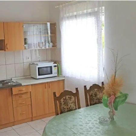 Vila Jaka *
